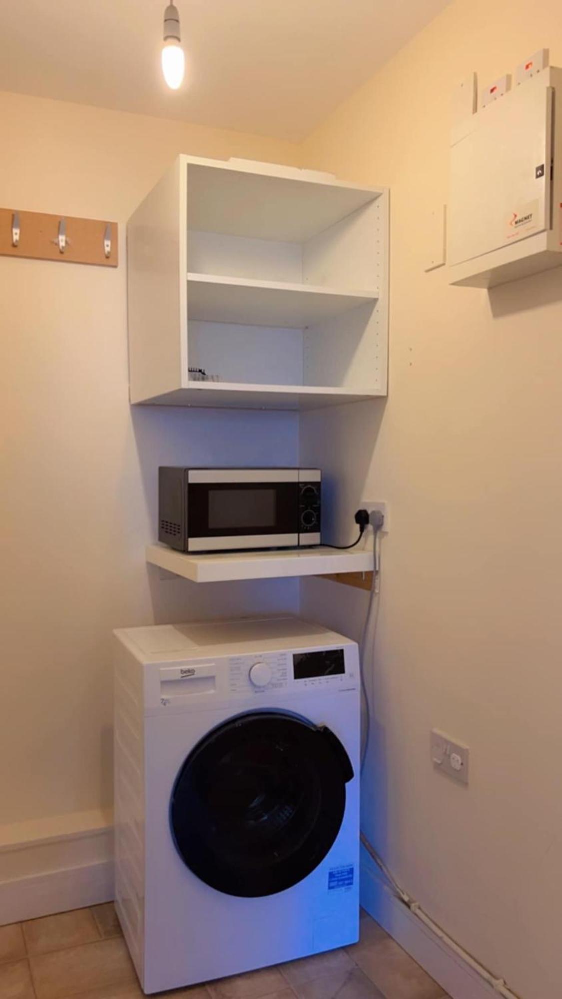 Apartment King Bed Just 8 Minutes To Airport