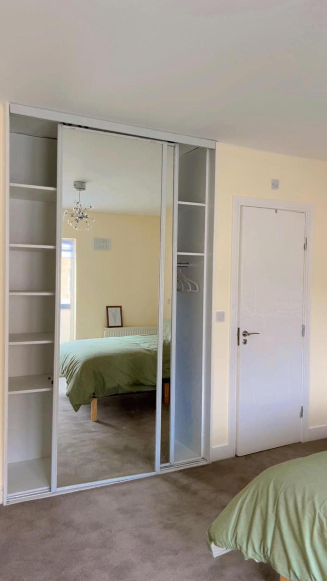 King Bed Just 8 Minutes To Airport Dublin