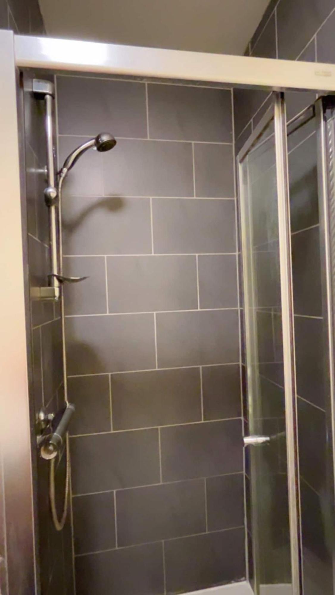Apartment King Bed Just 8 Minutes To Airport Dublin